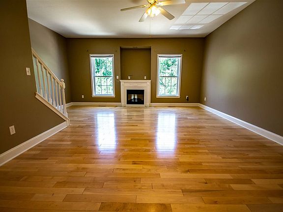 4th image of 6608 N Queen Frances Ln