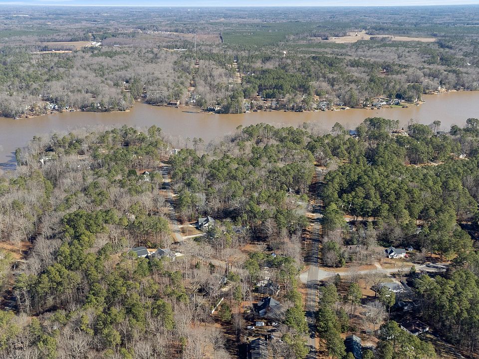 1st image of 124 Shoshone Drive