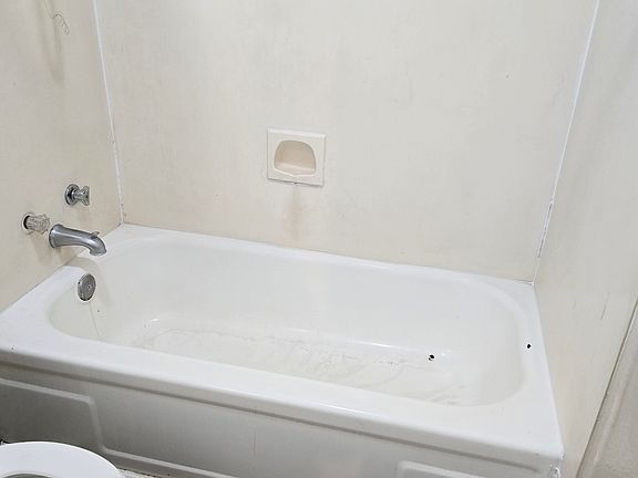 3rd image of 101 Fairfax St APT D
