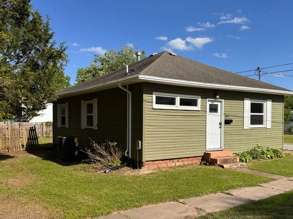 807 N Logan St, Marion, IL 62959