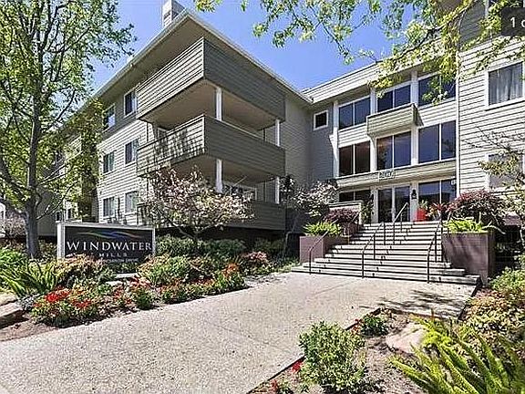 2nd image of 300 Murchison Dr APT 114