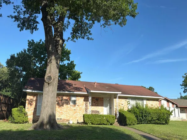 1453 Brook Valley Pl, Dallas, TX 75232