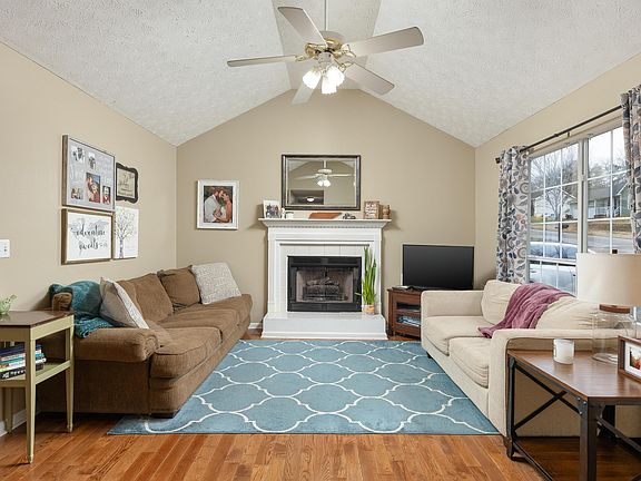 3rd image of 2229 N Fork Dr