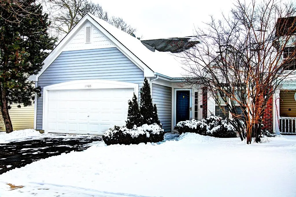 1305 Kensington Dr photo 1