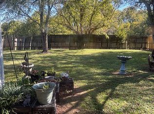 5652 Kentwood Dr, Horn Lake, MS 38637