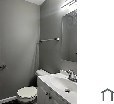1885 Thunderbird Ave — Photo 12