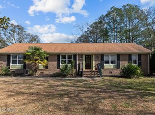 602 Circle Dr, Trent Woods, NC 28562