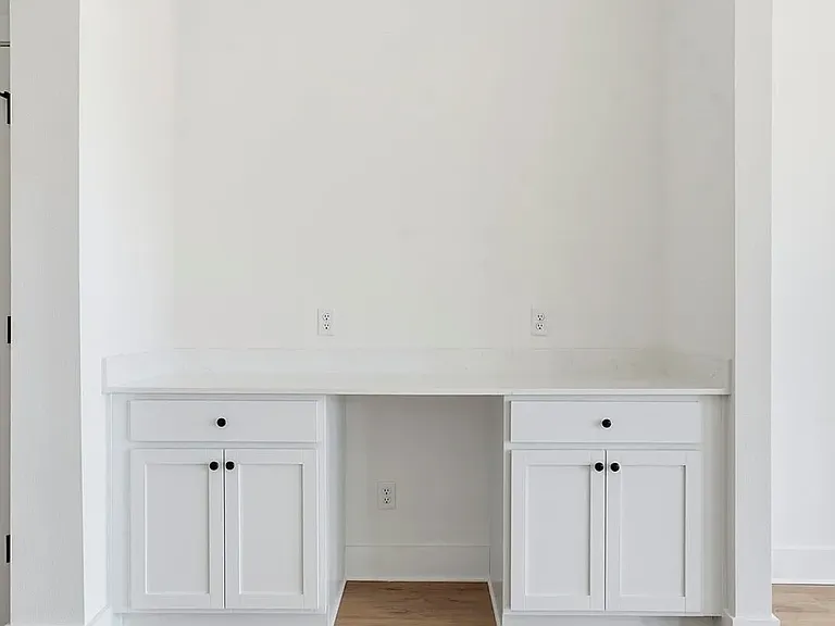 2311 Longfellow Dr — Photo 21