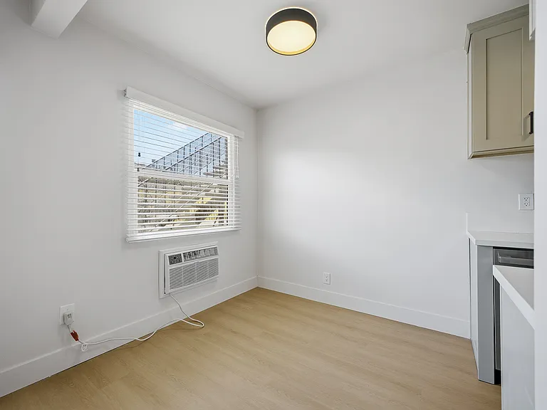 6416 S Victoria Ave #2A — Photo 7