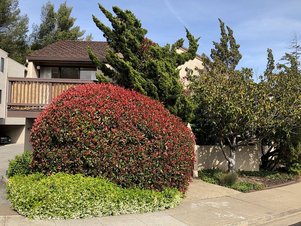 View of the front of the apartment.