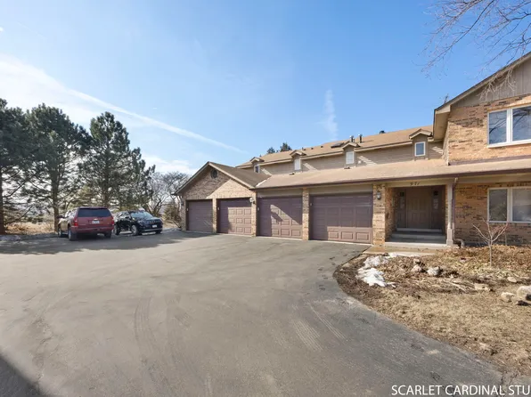 971 West Ct APT B, Naperville, IL 60563