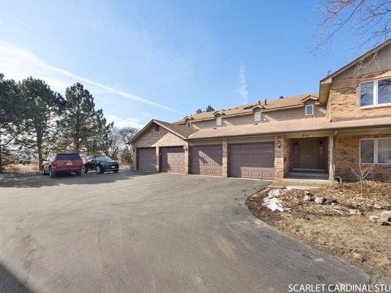 971 West Ct APT B, Naperville, IL 60563