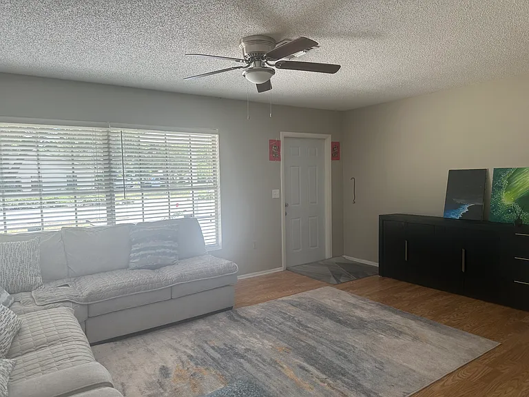 5102 36th Avenue Dr W — Photo 6