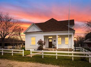 418 N Church St, Lockhart, TX 78644