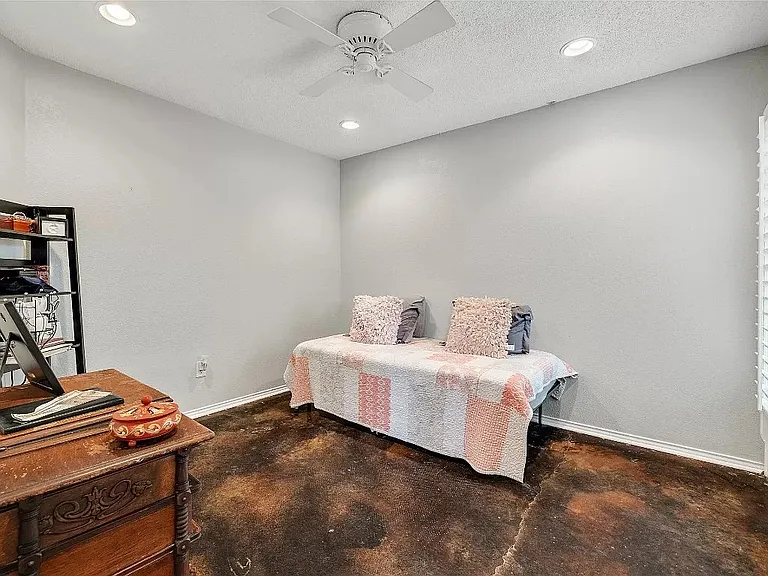 2956 S Bend Dr — Photo 38