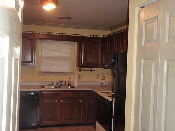 5th image of 2597 Oak Hill Dr