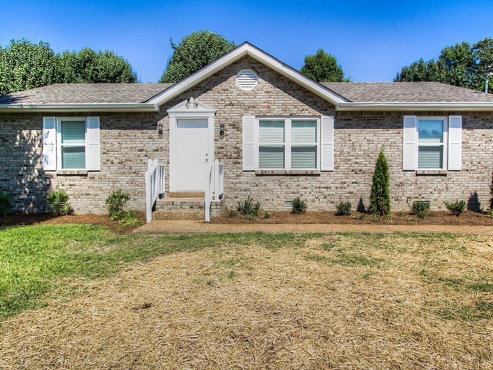 1st image of 209 Oakdale Dr