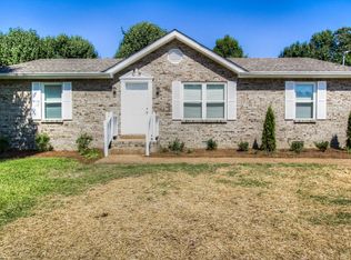 209 Oakdale Dr, White House, TN 37188