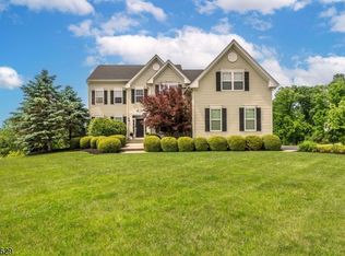 38 Music Mountain Blvd, Lambertville, NJ 08530