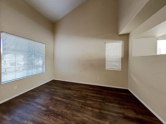 3rd image of 17393 W Holland Ln