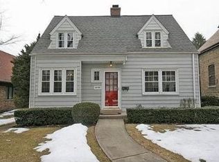 2108 Schiller Ave, Wilmette, IL 60091
