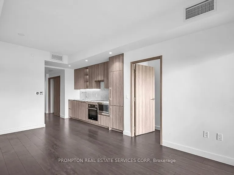 85 McMahon Dr #1210 — Photo 10