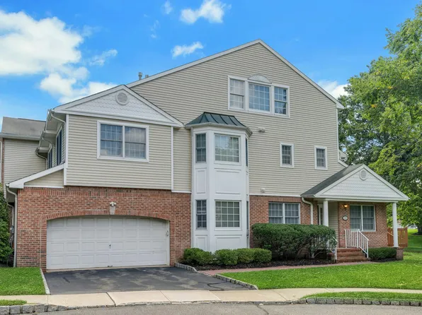 16 McManus Ct, West Orange, NJ 07052