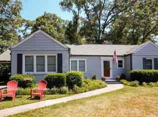 2498 Pineview Dr, Decatur, GA 30030