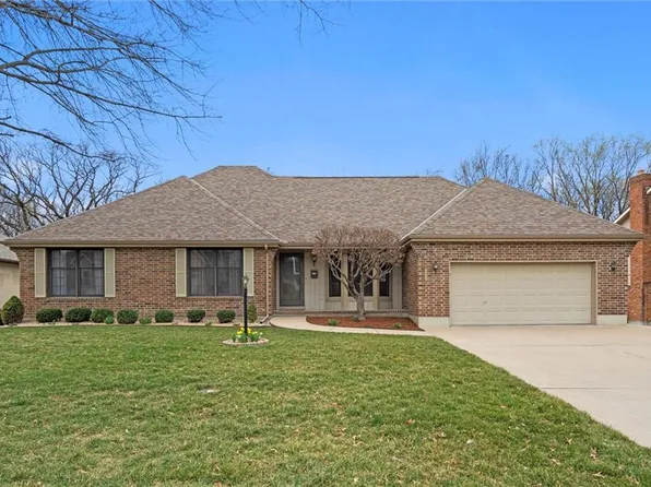 1000 S 17th Ter, Leavenworth, KS 66048