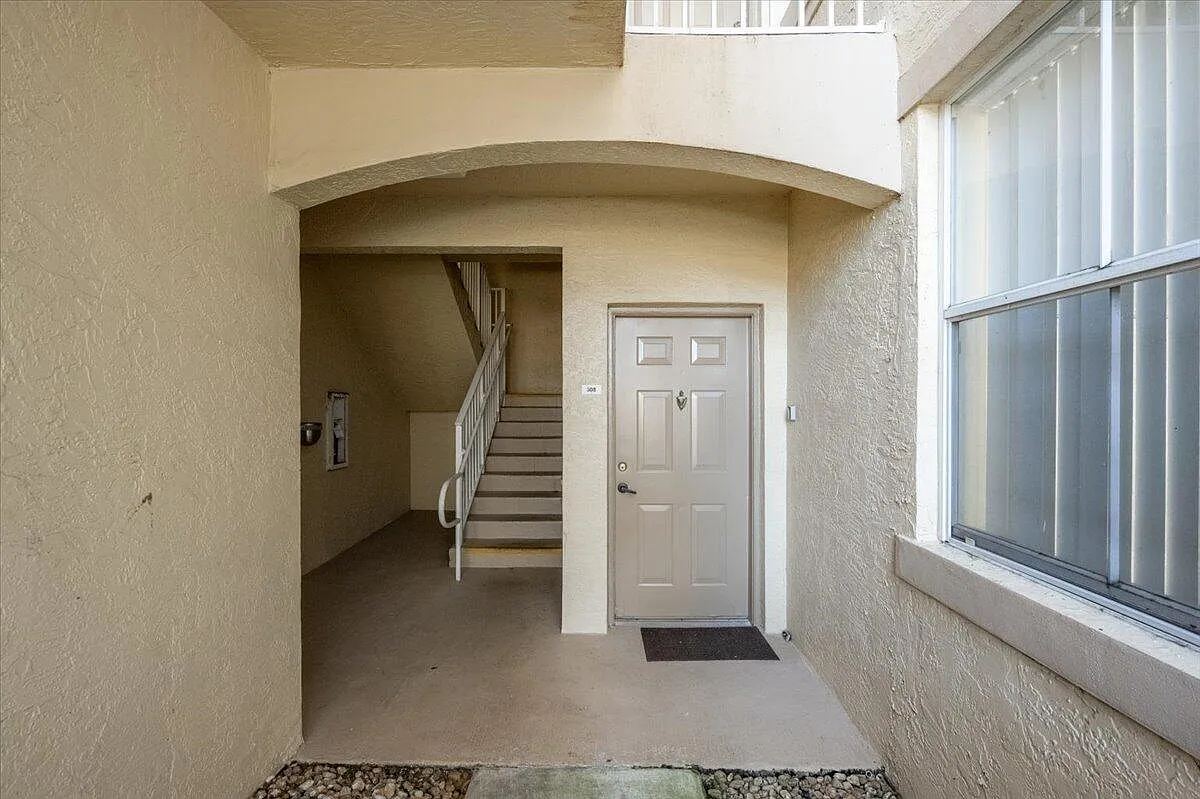 2 bed, 2.0 bath, 975 sqft, $2,600 — Photo 3