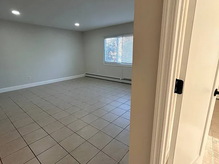 18 Hampton Rd #D10 — Photo 12
