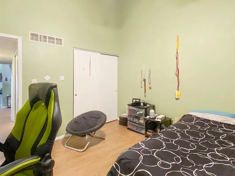 2105 Melrose Dr — Photo 15