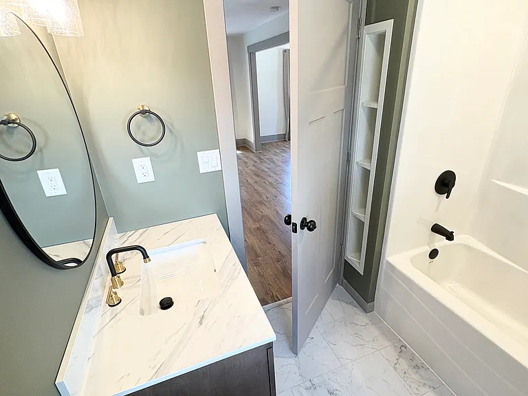 1227 Albany St — Photo 7