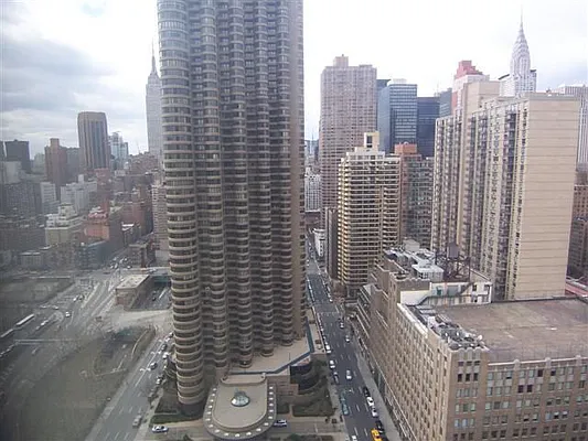 Rented by Luxury Habitat | media 41