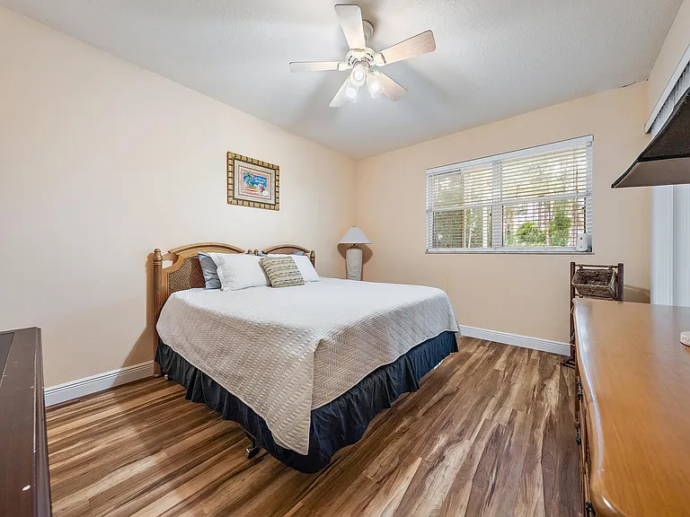 9224 Wentworth Ln — Photo 10