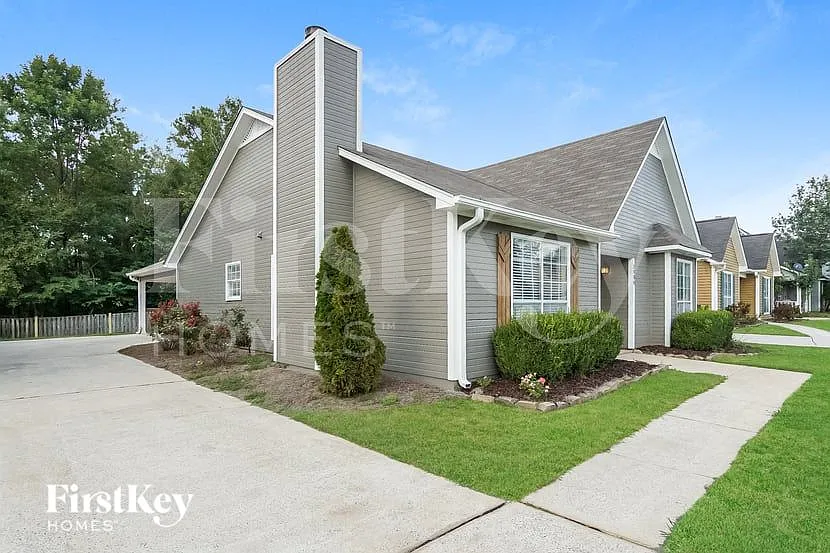 3 bed, 2.0 bath, 1418 sqft, $1,975 — Photo 2