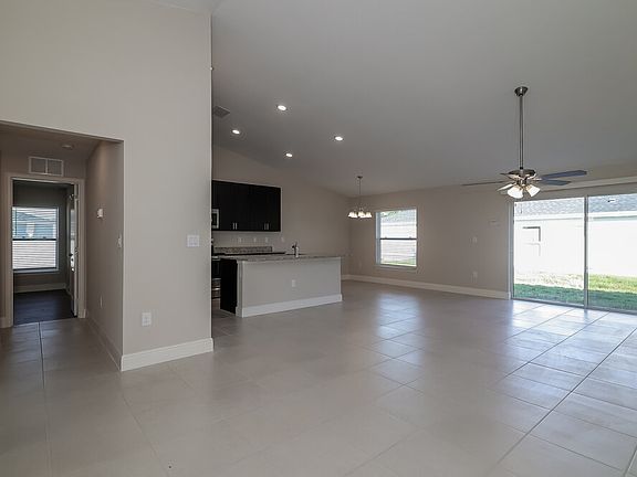 3rd image of 418 Bloomfield Dr