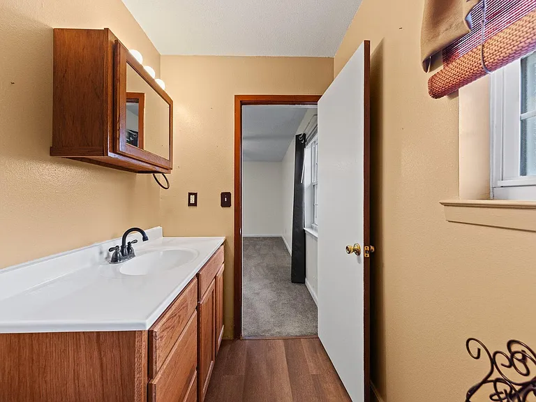 122 Beach Dr — Photo 35