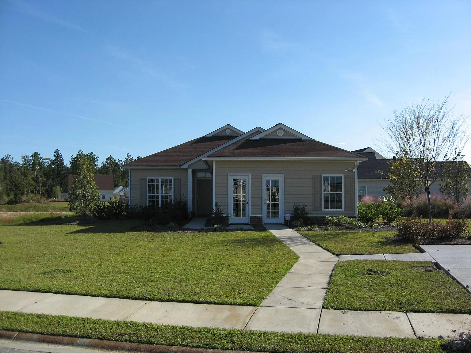 1 Twin Oaks Pl — Photo 1
