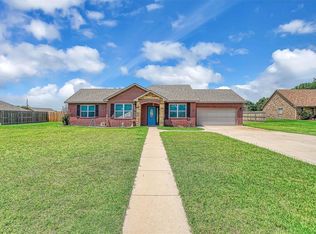 17 Fairway Dr, Sayre, OK 73662
