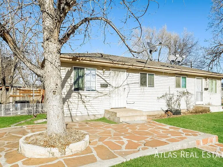 881 E Egbert St — Photo 11