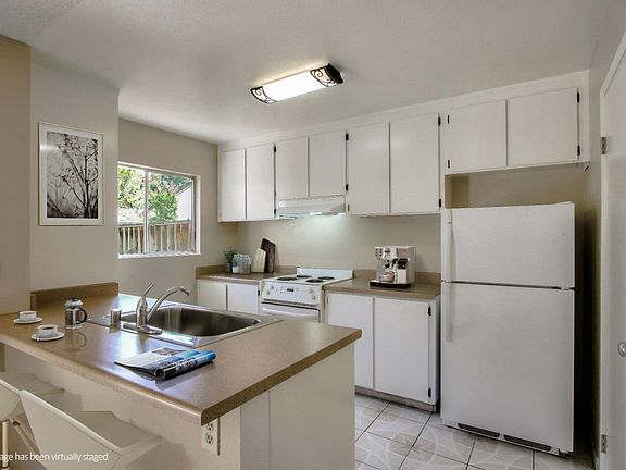 4th image of 2935 Brandeis Ct