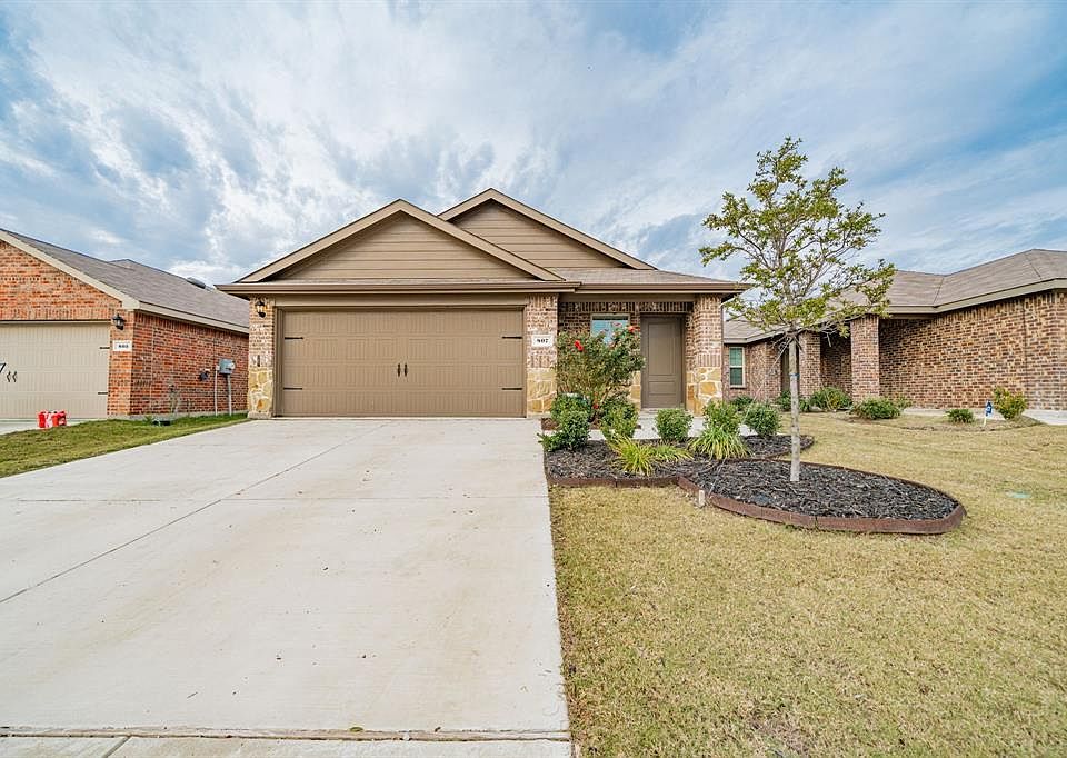 1st image of 807 Sunrise Ln