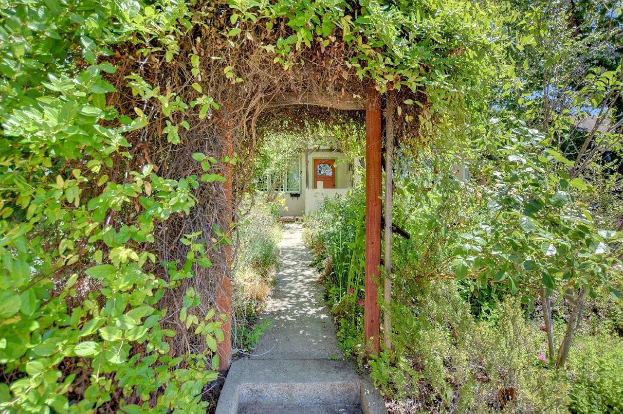 21 Willamette Ave photo 1