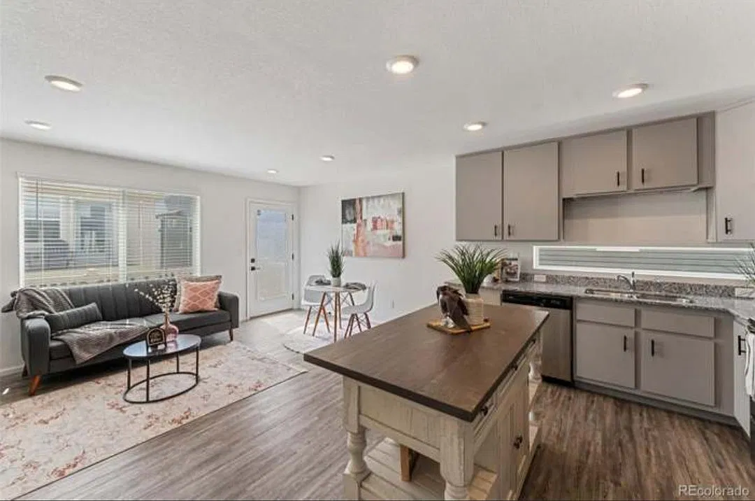 3 bed, 1773 sqft, $2,952 — Photo 3