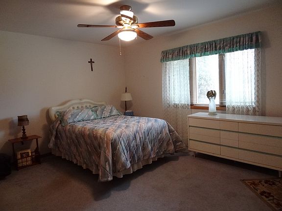 5th image of 15632 Wild Rose Ln