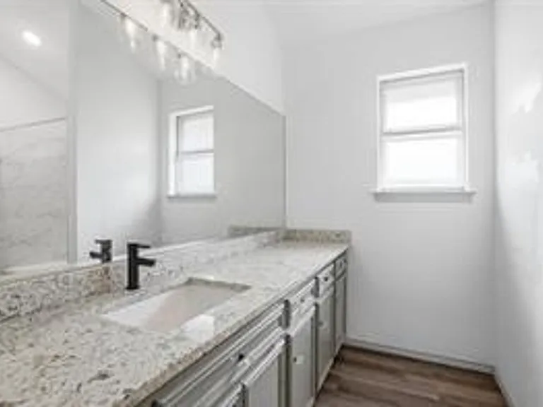 4612 Applewood Rd — Photo 4