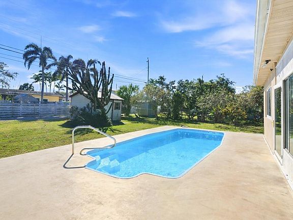 4th image of 4014 Johnson Street