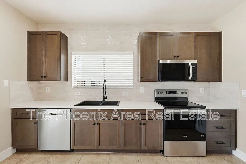 3 bed, 2.5 bath, 1574 sqft, $2,250 — Photo 3