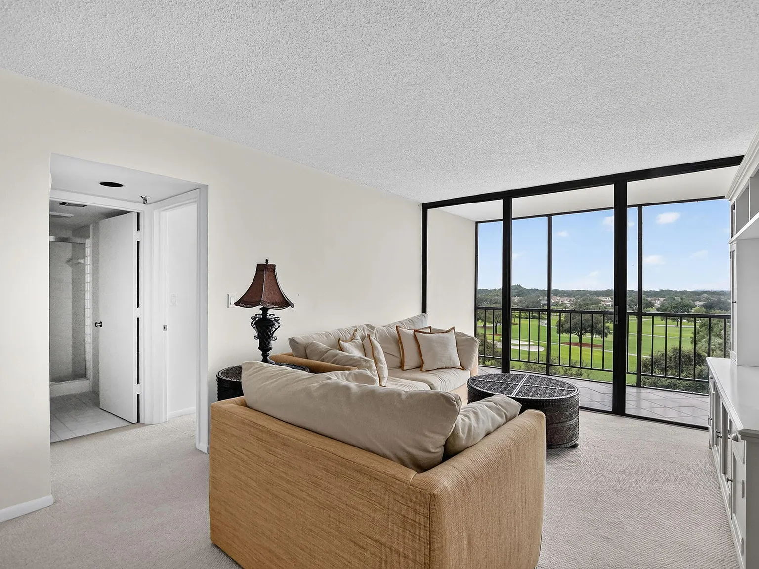 2 bed, 2.0 bath, 1054 sqft, $2,800 — Photo 4